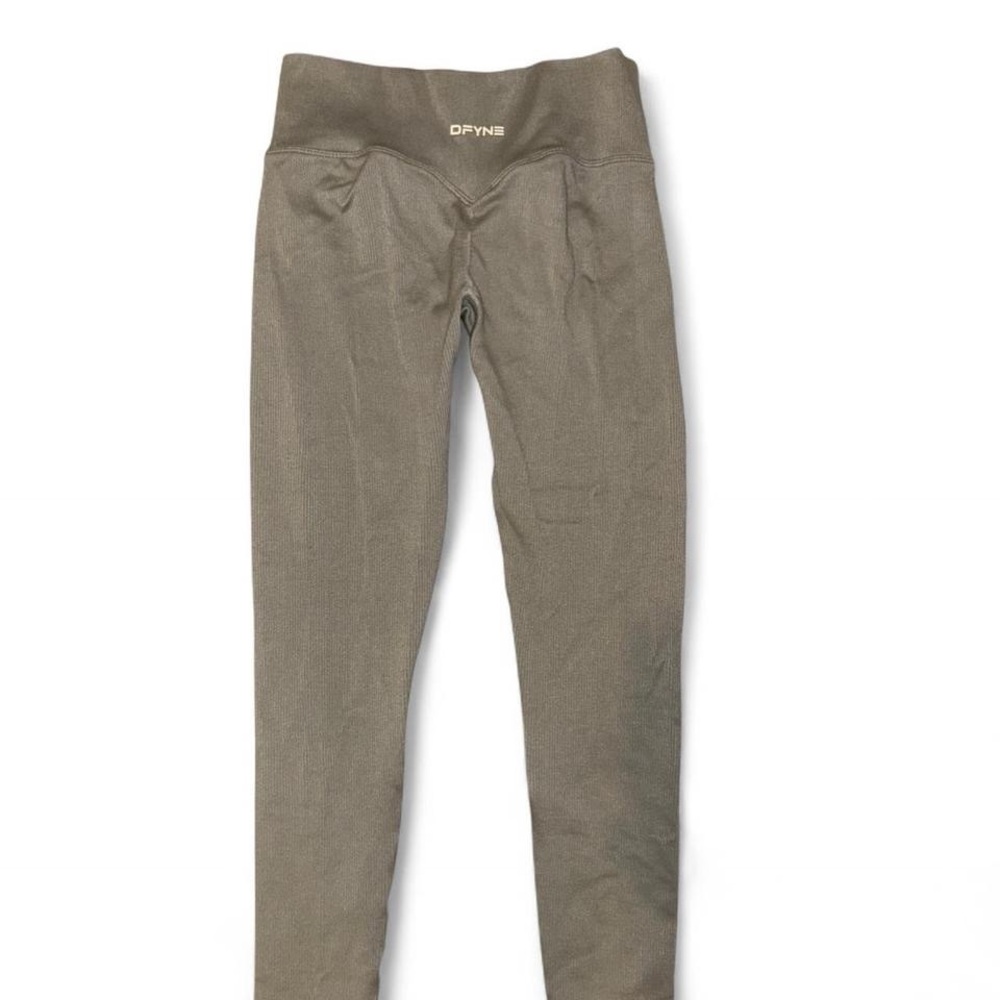 DFYNE 
Contour Seamless Leggings in grey
Size small - Picture 6 of 6